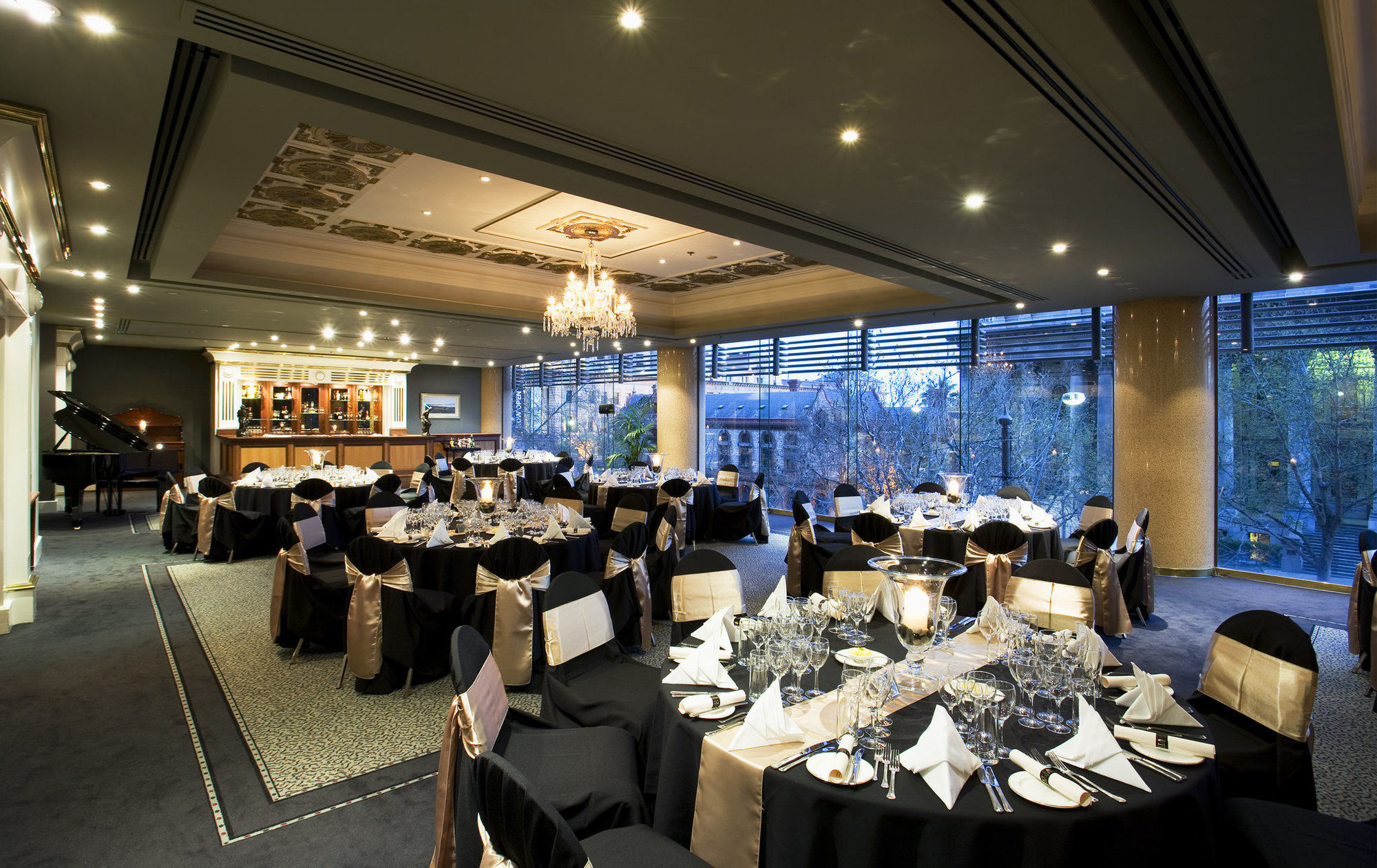 Stamford Plaza Adelaide Hotel Restoran gambar The River Restaurant